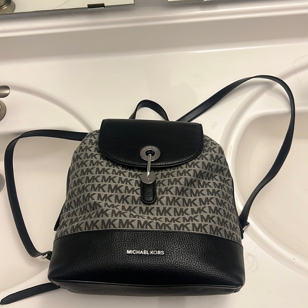 Michael Kors Rhea Zip Acorn Slim Backpack Leather